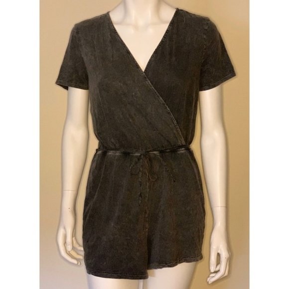 Grey Romper ▪️ Divided by H&M - Picture 9 of 10